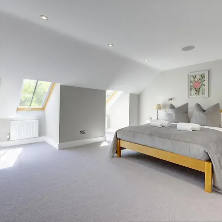 Holiday home The Gatehouse - Luxury Barn Conversion, Ev Point, Wood Fired Hot Tub *