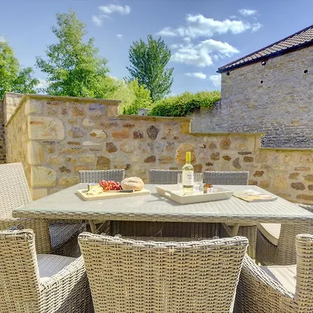 Holiday home The Gatehouse - Luxury Barn Conversion, Ev Point, Wood Fired Hot Tub *