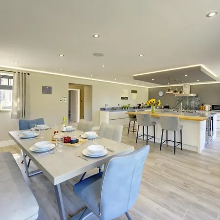 The Gatehouse - Luxury Barn Conversion, Ev Point, Wood Fired Hot Tub 펜션