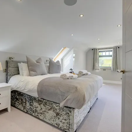 The Gatehouse - Luxury Barn Conversion, Ev Point, Wood Fired Hot Tub 펜션 리치먼드