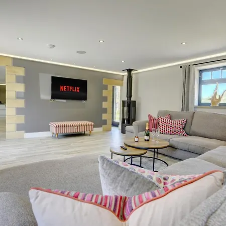 The Gatehouse - Luxury Barn Conversion, Ev Point, Wood Fired Hot Tub 펜션